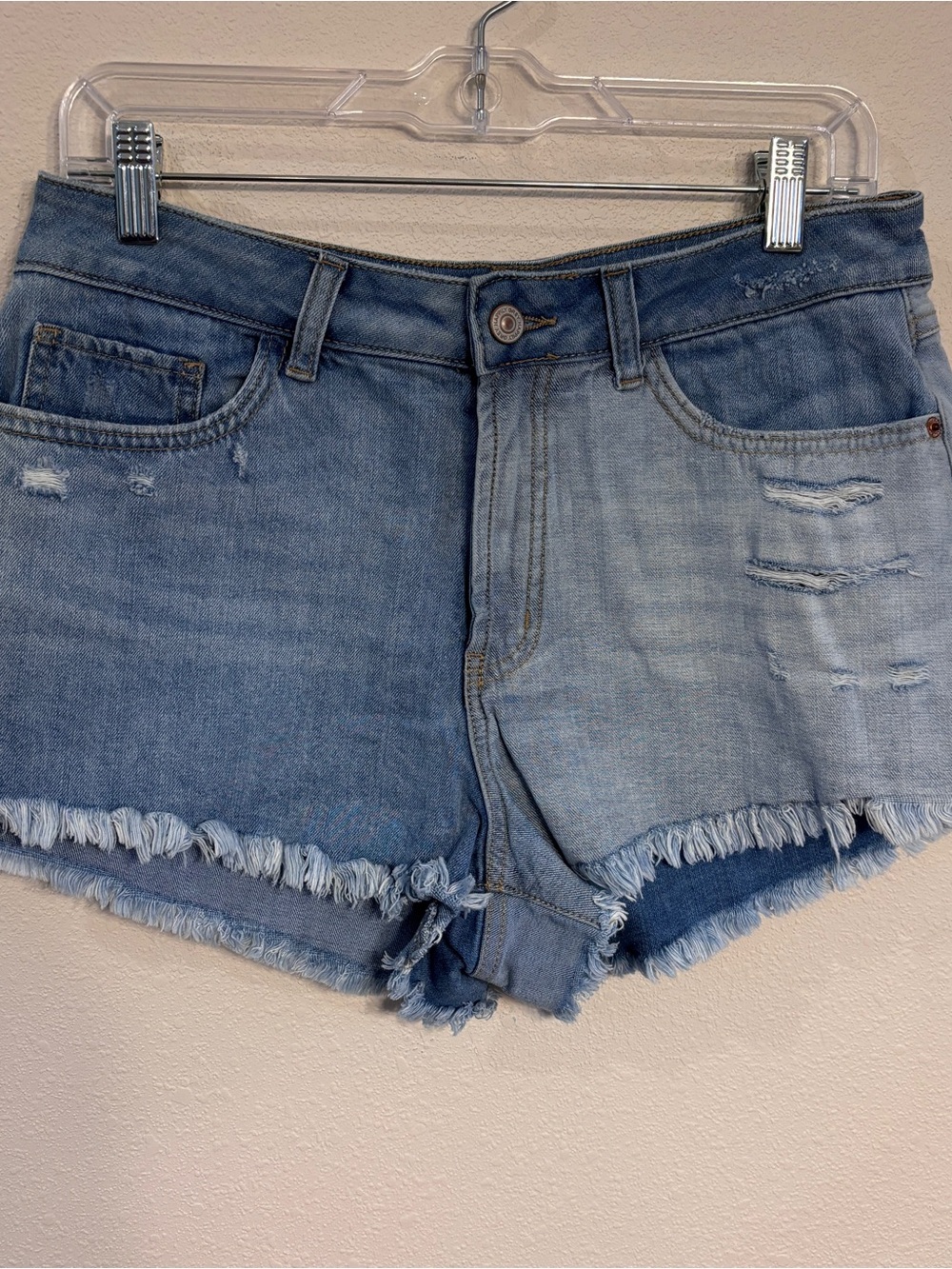 Happily Grey Women’s Light Blue Distressed Denim Shorts Raw Hem SZ 11 / 30